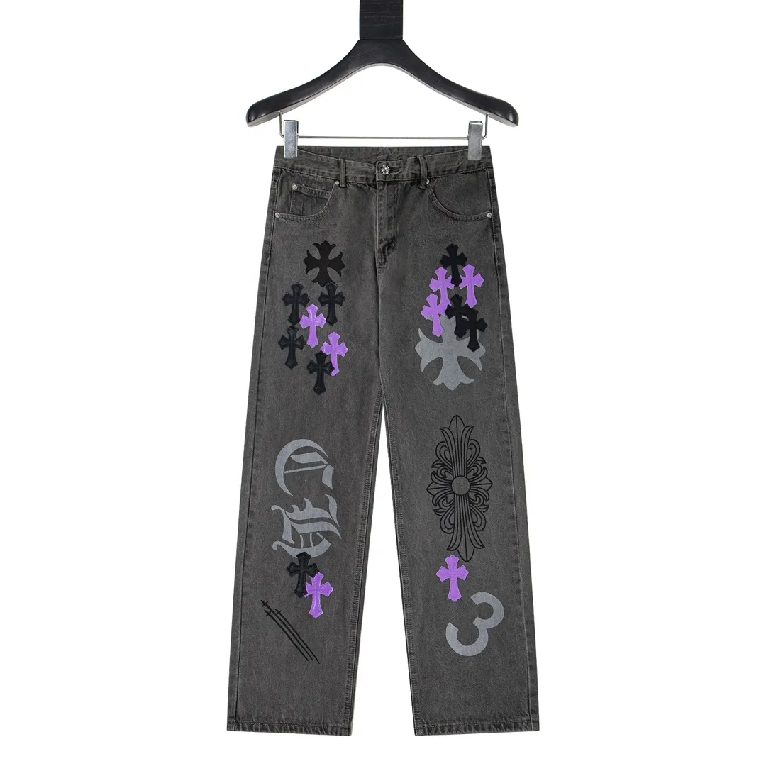 P270 model number Y844 Chrome hearts & Chrome hearts 2025 new heavy industry black and purple cross leather couple's washed jeans. Styles with different washed textures are very friendly to people with thin legs and thick legs. The straight version is very flattering to the leg shape. The moderate length is timeless and easy to match. It is the basis of various styles and a must-have in the wardrobe! The fabric is stiff but also makes the upper body soft without losing texture. The washing process is even more perfect. It is a must-have item for everyone! ! ! Washed wheat, hang tag, pants label, three labels complete Size: s-xl Color: gray